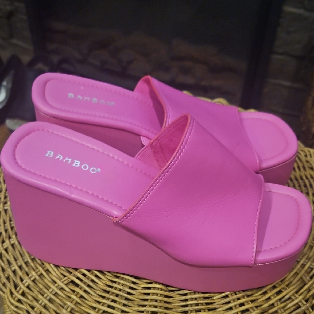 BAMBOO Women's Vibrant Pink Platform Sandals